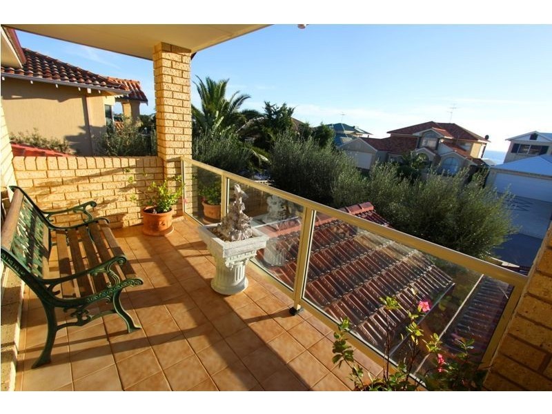 11 Ronsard Drive, San Remo WA 6210