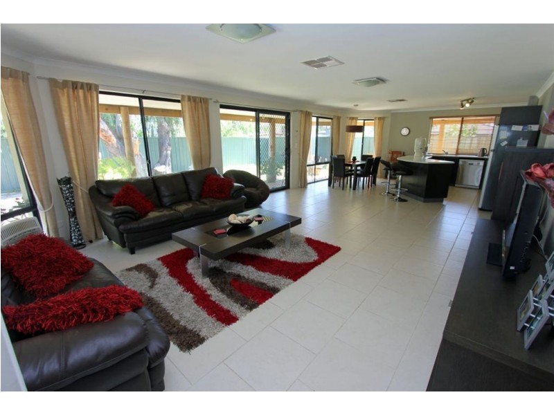 8 B Roy Road, Coodanup WA 6210