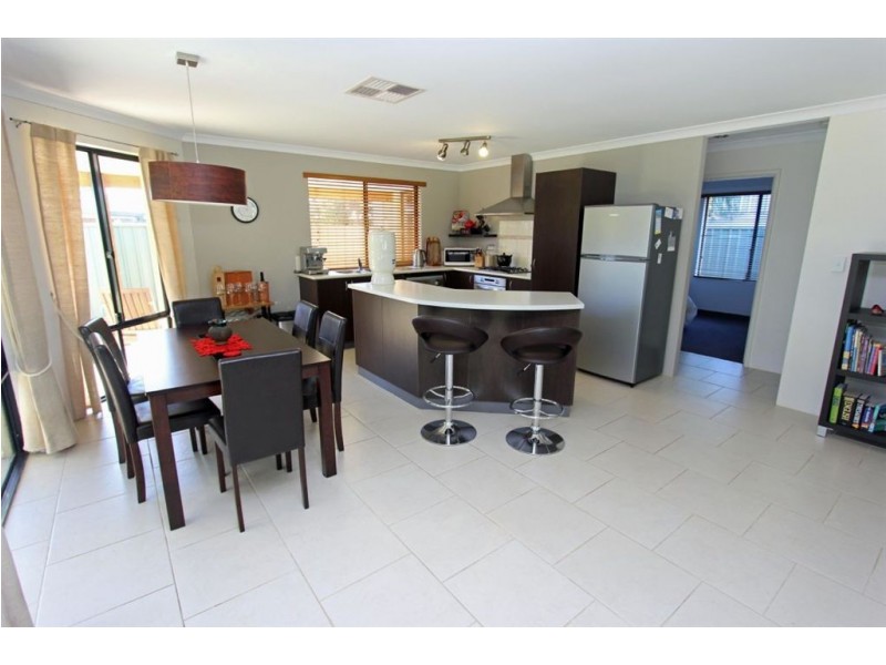8 B Roy Road, Coodanup WA 6210