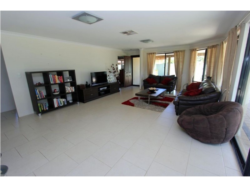 8 B Roy Road, Coodanup WA 6210
