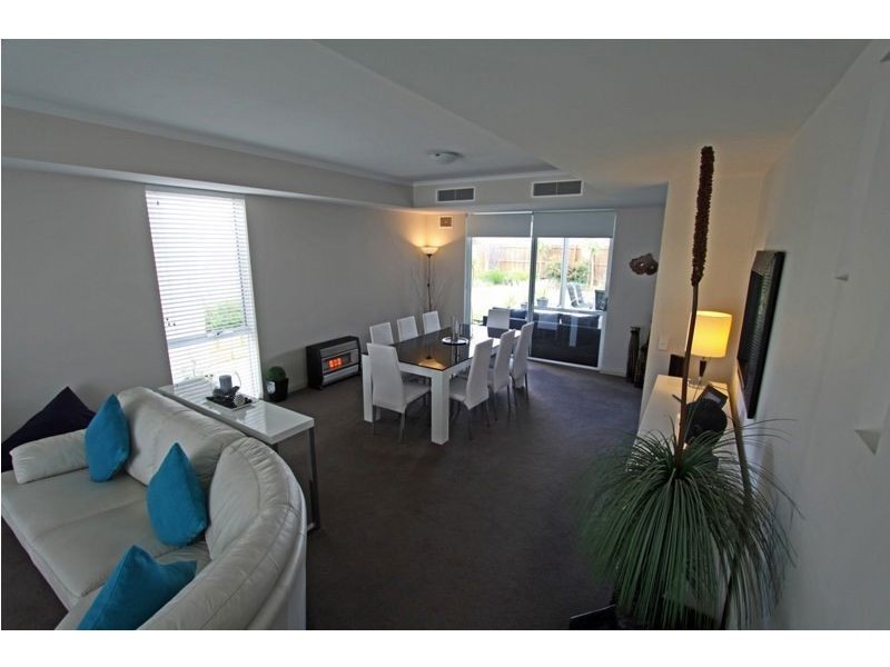 4 Arcot Court, Meadow Springs WA 6210