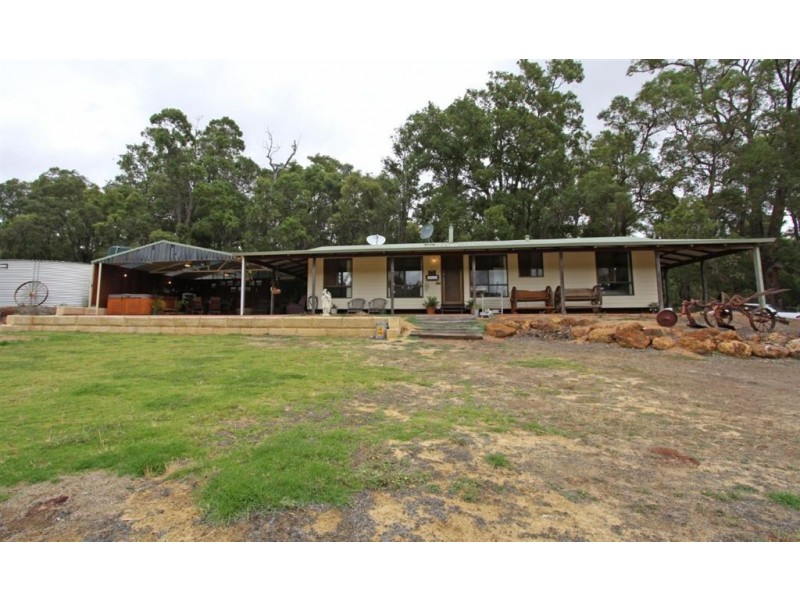 2 Scarp Road, North Dandalup WA 6207