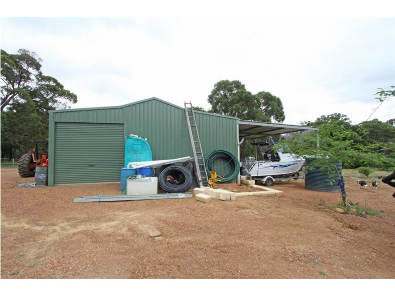 2 Scarp Road, North Dandalup WA 6207