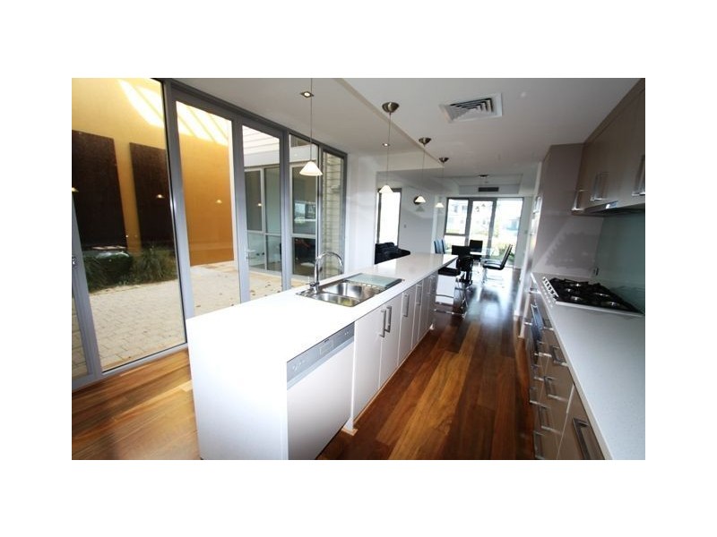 24 Tradewinds Retreat, Dudley Park WA 6210