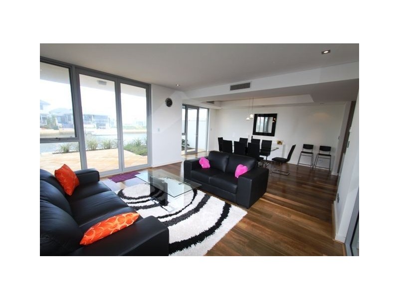 24 Tradewinds Retreat, Dudley Park WA 6210