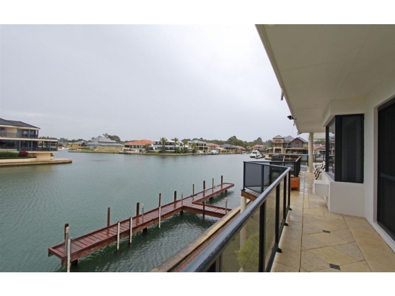 13 Picaroon Place, Halls Head WA 6210