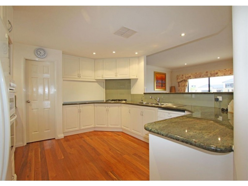 13 Picaroon Place, Halls Head WA 6210