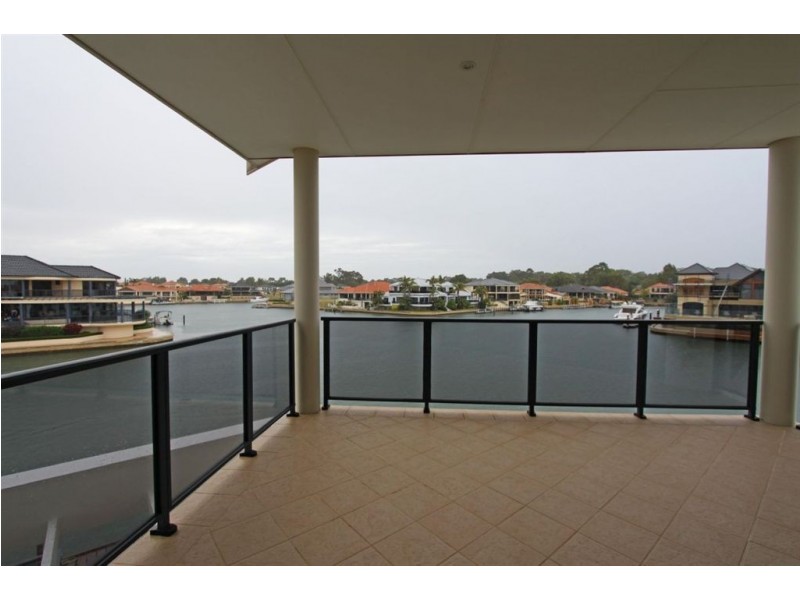 13 Picaroon Place, Halls Head WA 6210