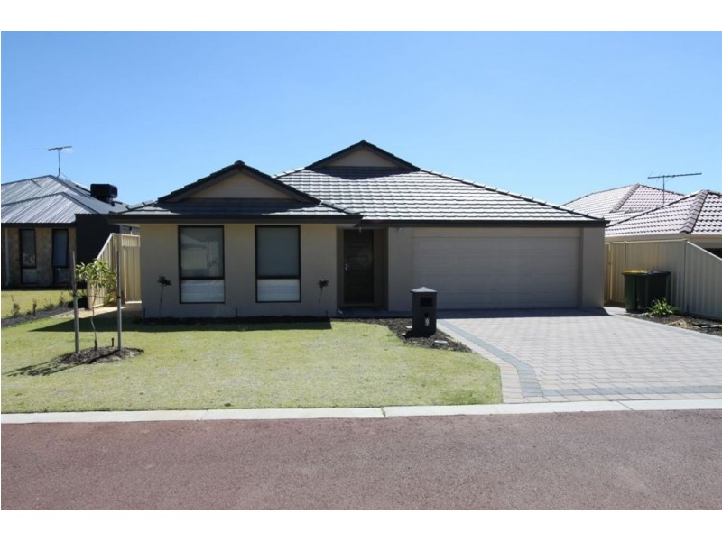 9 Pelora View, Lakelands WA 6180