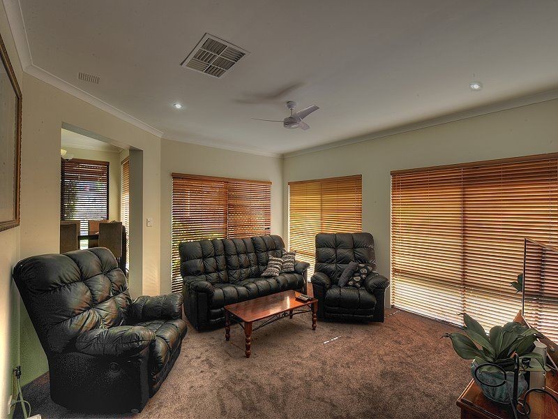 28 Caravel Way, Halls Head WA 6210