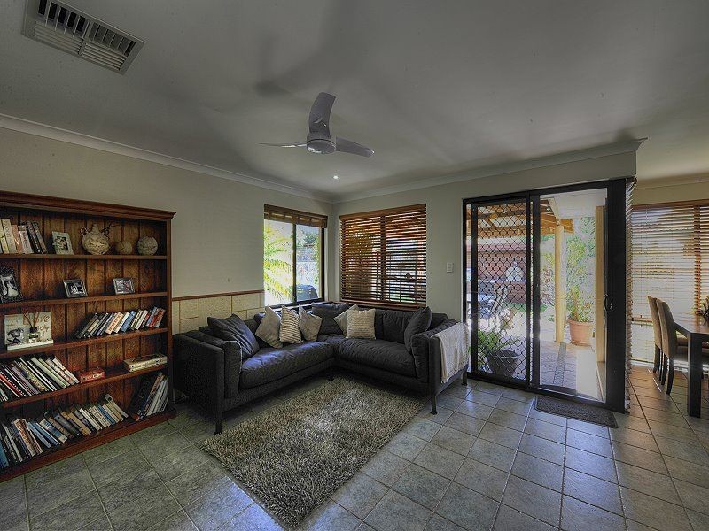 28 Caravel Way, Halls Head WA 6210