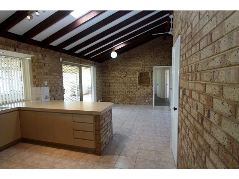 10 Saskatchewan Way, Greenfields WA 6210