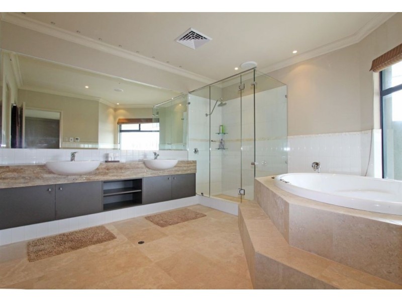 7 Solstraale Place, Halls Head WA 6210