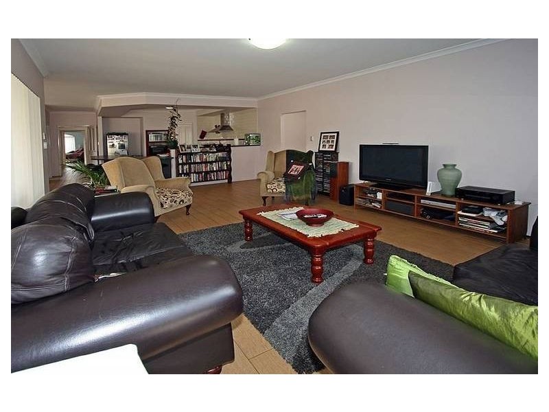 3 Petit Loop, Dudley Park WA 6210