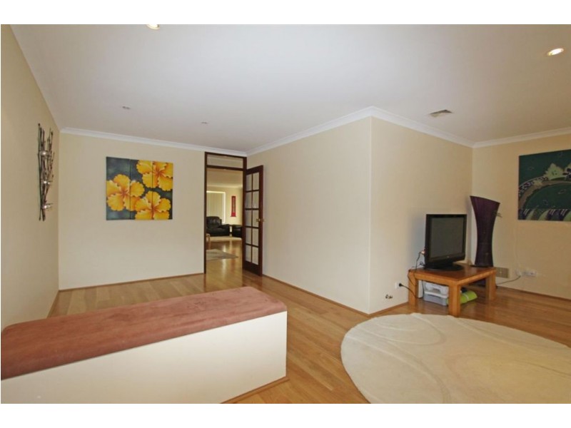 41 Silvertop Avenue, Halls Head WA 6210