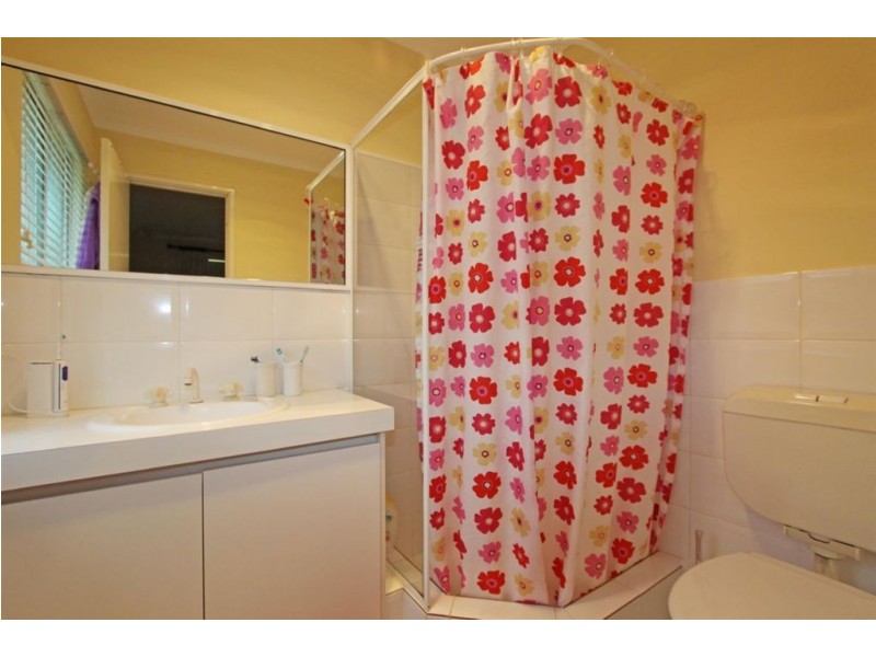 41 Silvertop Avenue, Halls Head WA 6210