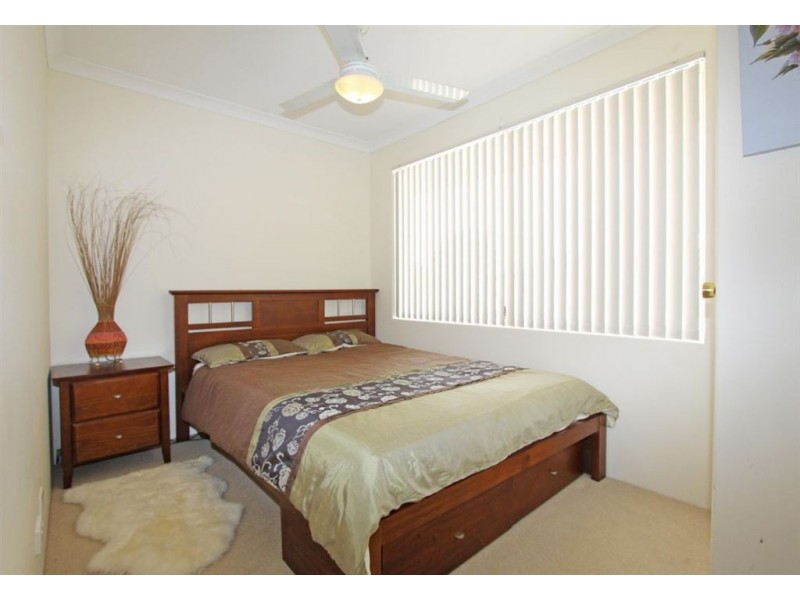 41 Silvertop Avenue, Halls Head WA 6210