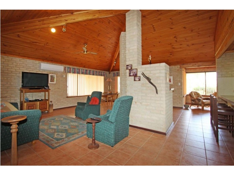 4 Yuna Street, Falcon WA 6210