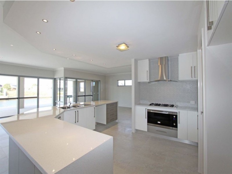 9 Arcadia Close, Dudley Park WA 6210