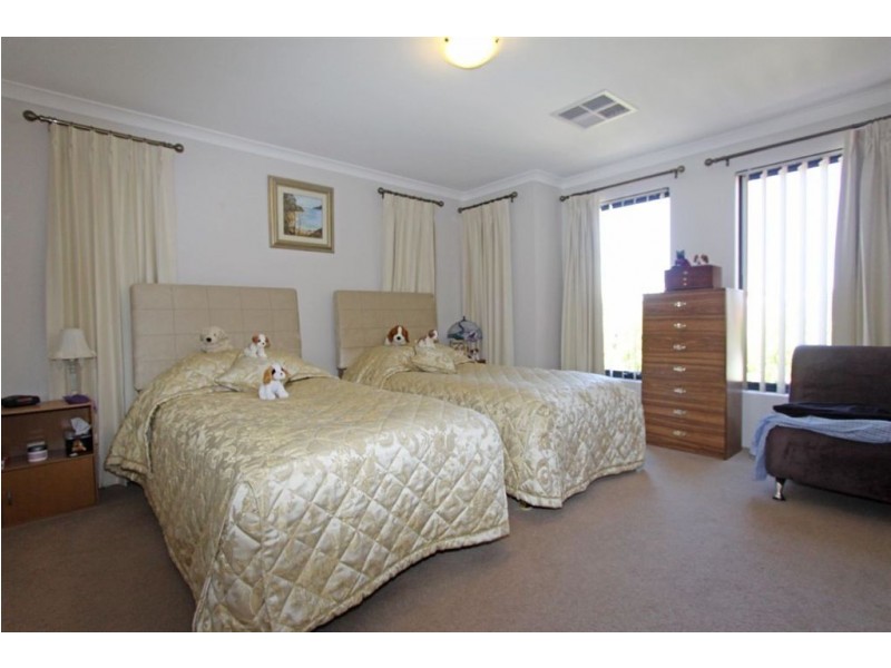 49 Hudson Drive, Dudley Park WA 6210