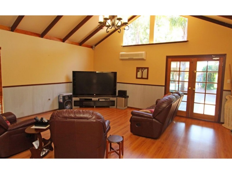 32 Roy Road, Coodanup WA 6210