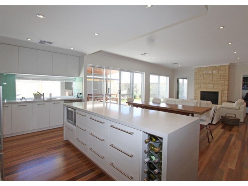 9 Coquette Pass, Dudley Park WA 6210