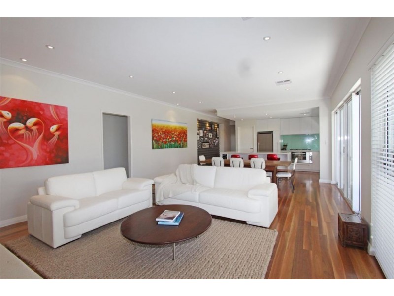 9 Coquette Pass, Dudley Park WA 6210