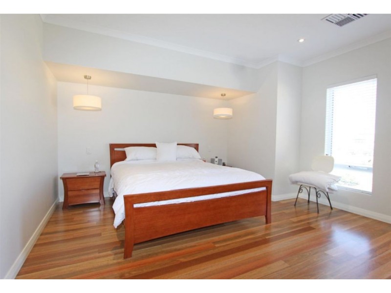 9 Coquette Pass, Dudley Park WA 6210