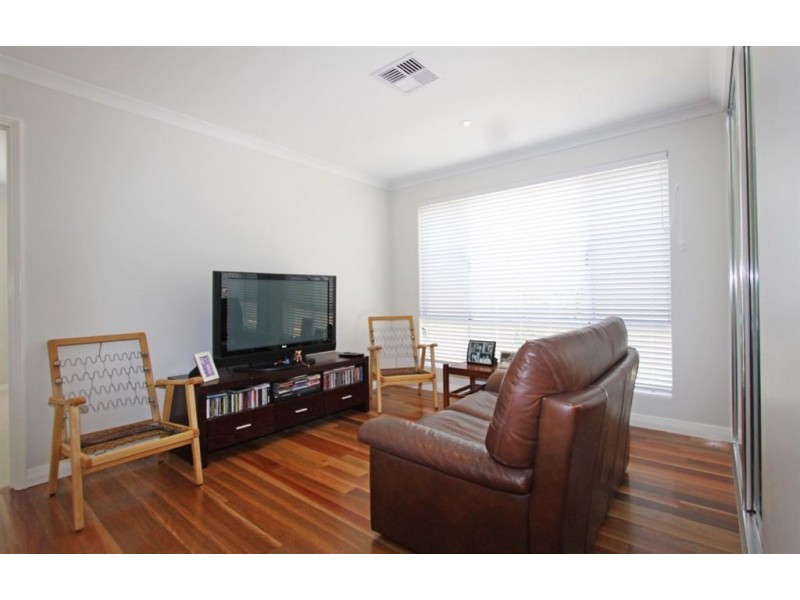 9 Coquette Pass, Dudley Park WA 6210