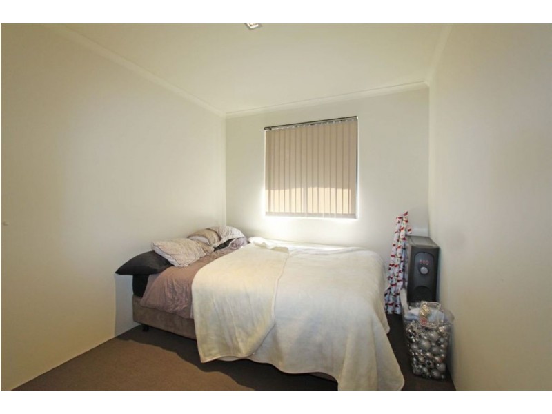 18/1 Mariners Cove Drive, Dudley Park WA 6210