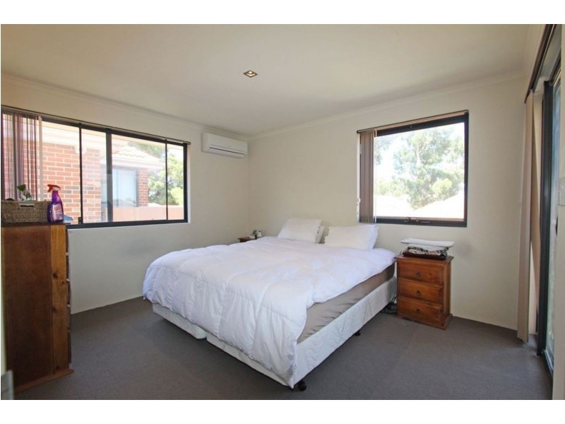 18/1 Mariners Cove Drive, Dudley Park WA 6210