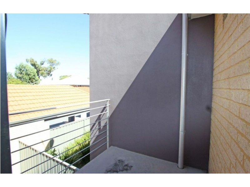 18/1 Mariners Cove Drive, Dudley Park WA 6210