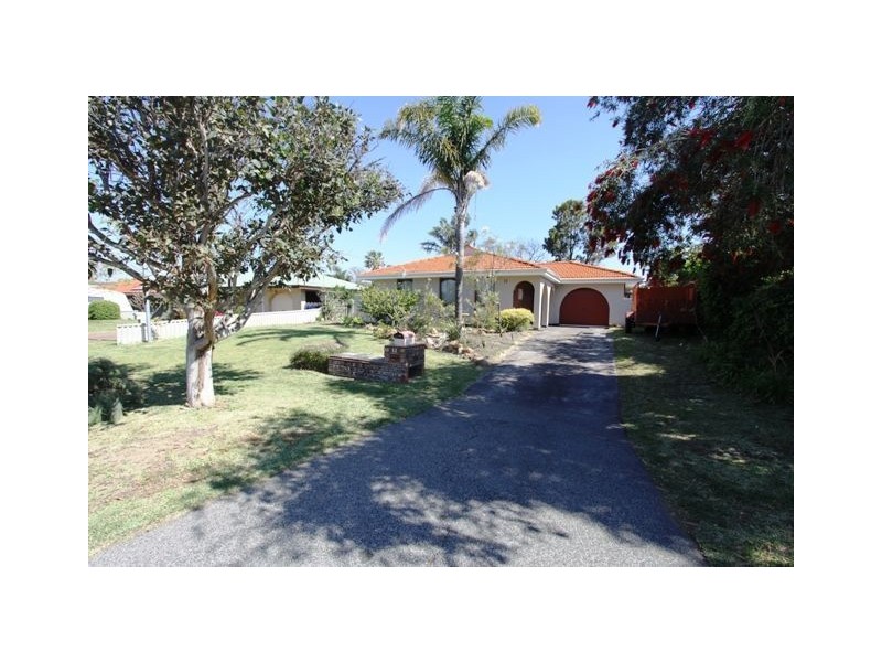 11 Vance Street, Dudley Park WA 6210