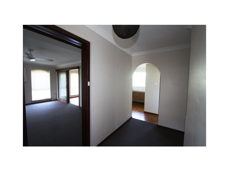 11 Vance Street, Dudley Park WA 6210