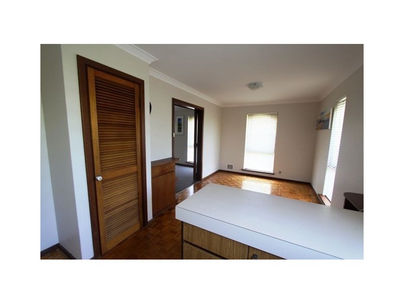 11 Vance Street, Dudley Park WA 6210