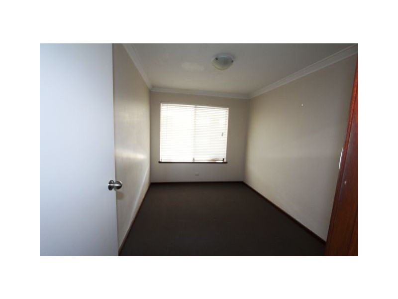 11 Vance Street, Dudley Park WA 6210