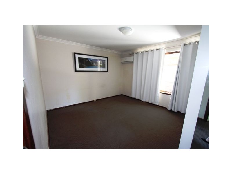 11 Vance Street, Dudley Park WA 6210