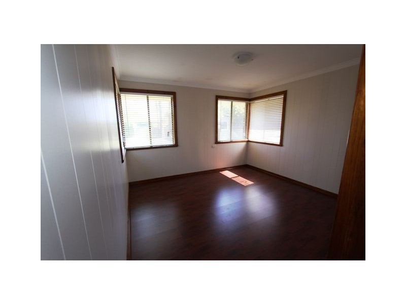 11 Vance Street, Dudley Park WA 6210