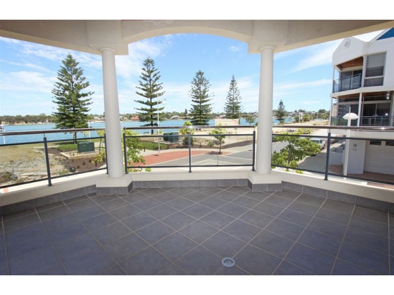 1/4A Dorsodura Way, Mandurah WA 6210
