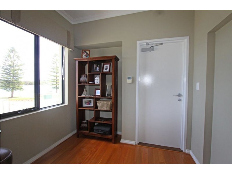 2/4A Dorsodura Way, Mandurah WA 6210