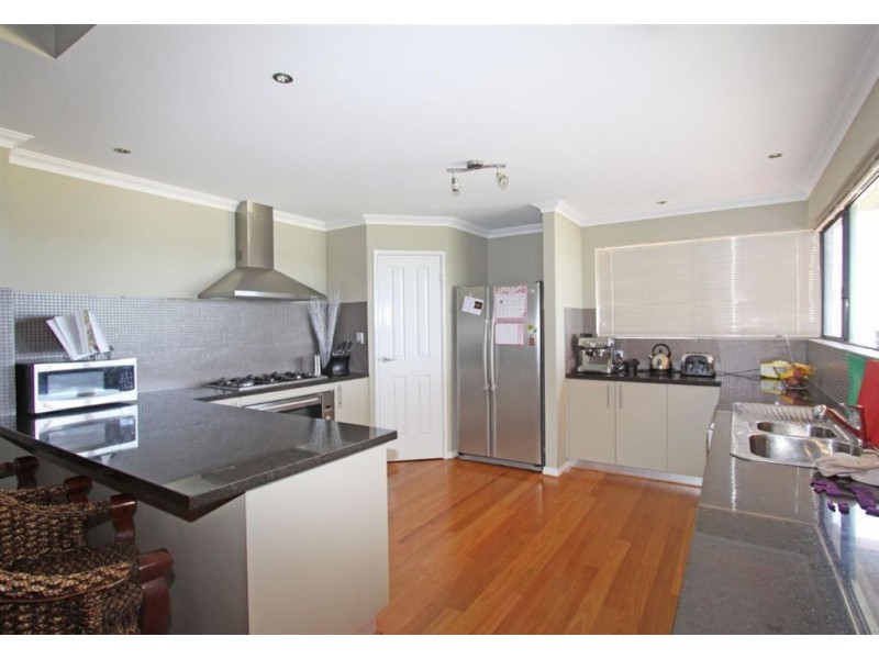 2/4A Dorsodura Way, Mandurah WA 6210