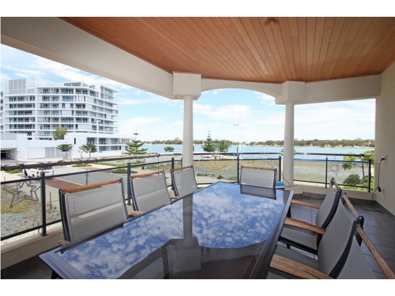2/4A Dorsodura Way, Mandurah WA 6210