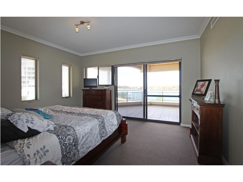 2/4A Dorsodura Way, Mandurah WA 6210