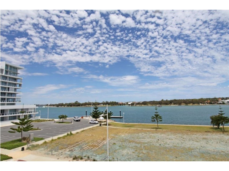 2/4A Dorsodura Way, Mandurah WA 6210