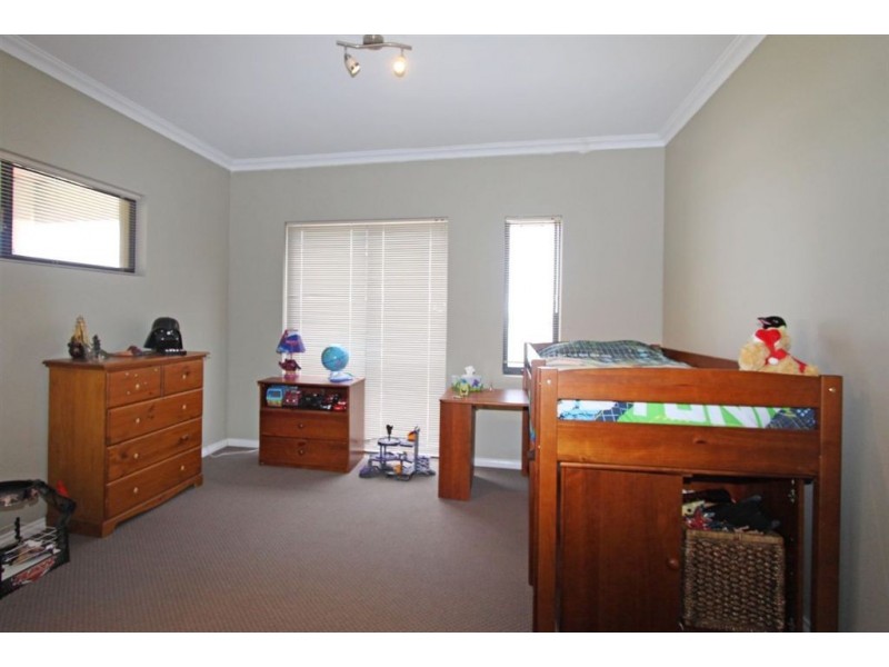 2/4A Dorsodura Way, Mandurah WA 6210