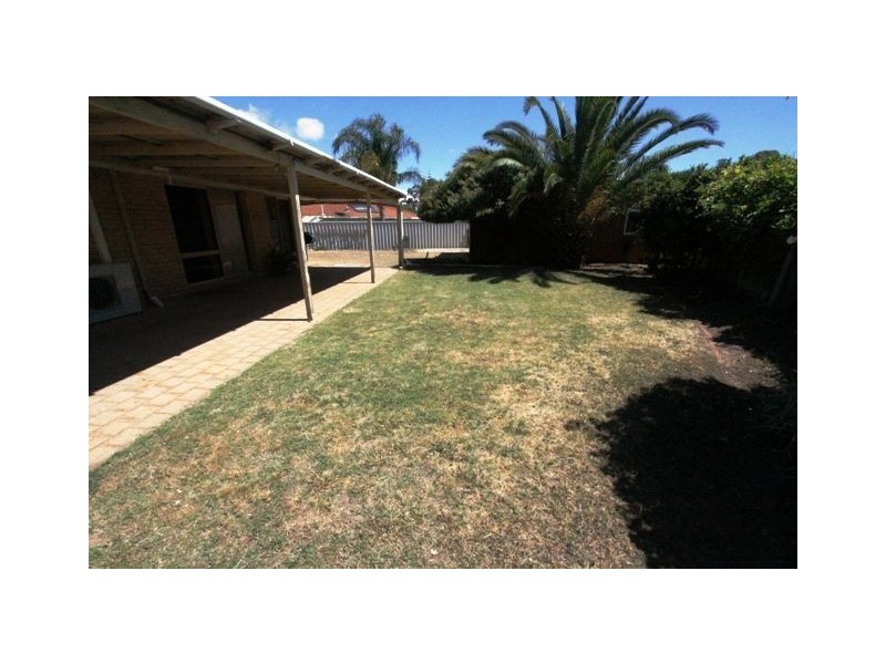 4 Winnipeg Court, Greenfields WA 6210