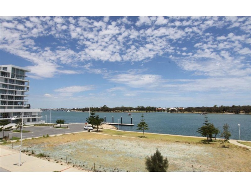 3/4A Dorsodura Way, Mandurah WA 6210