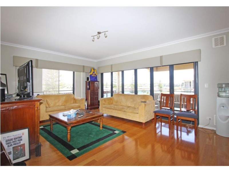 3/4A Dorsodura Way, Mandurah WA 6210