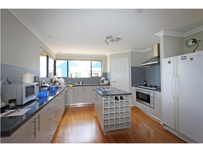3/4A Dorsodura Way, Mandurah WA 6210