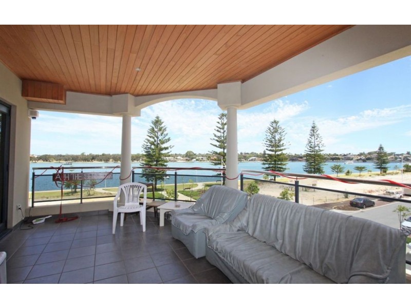 3/4A Dorsodura Way, Mandurah WA 6210